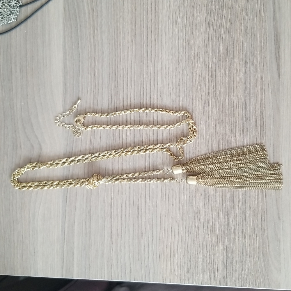 💋 3/$10 Gold Colored Necklace with Tassels